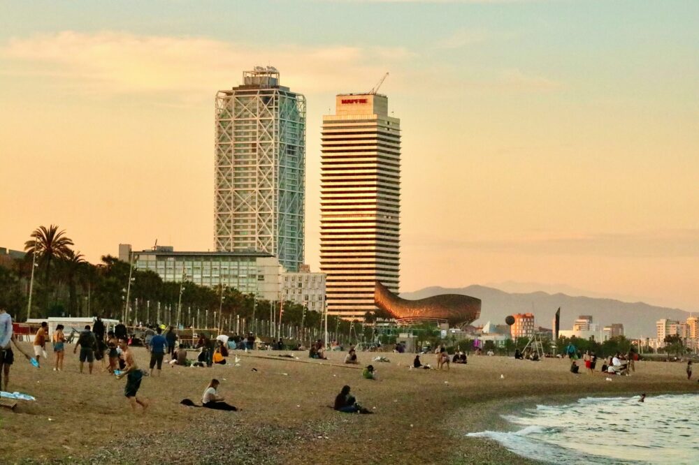 What are the best spring yoga spots in Barcelona?