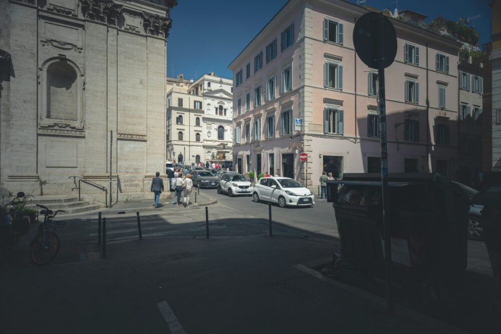 What are the best student hangouts in Rome?