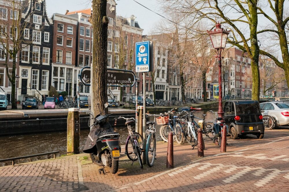 What are the best student markets in Amsterdam?
