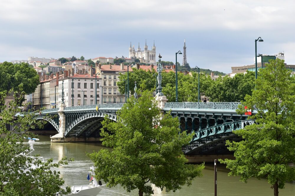 What are the best things to do in Lyon for solo travelers?