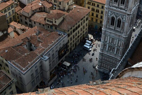 What are the best universities in Florence for international students?