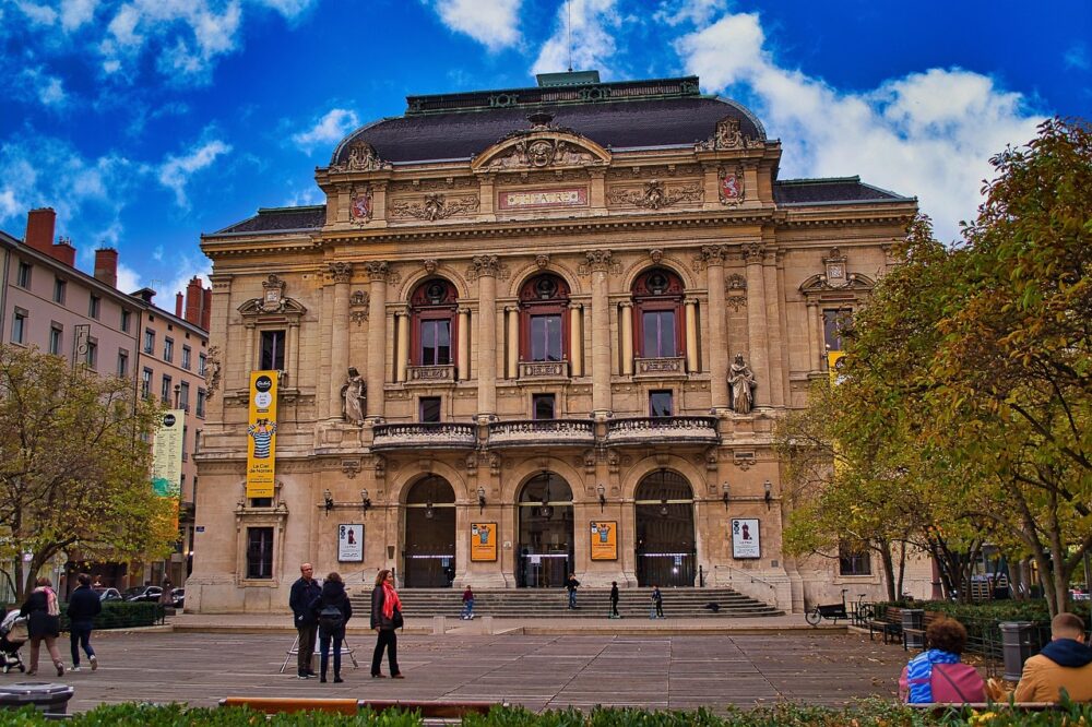 What are the best walking tours in Lyon?