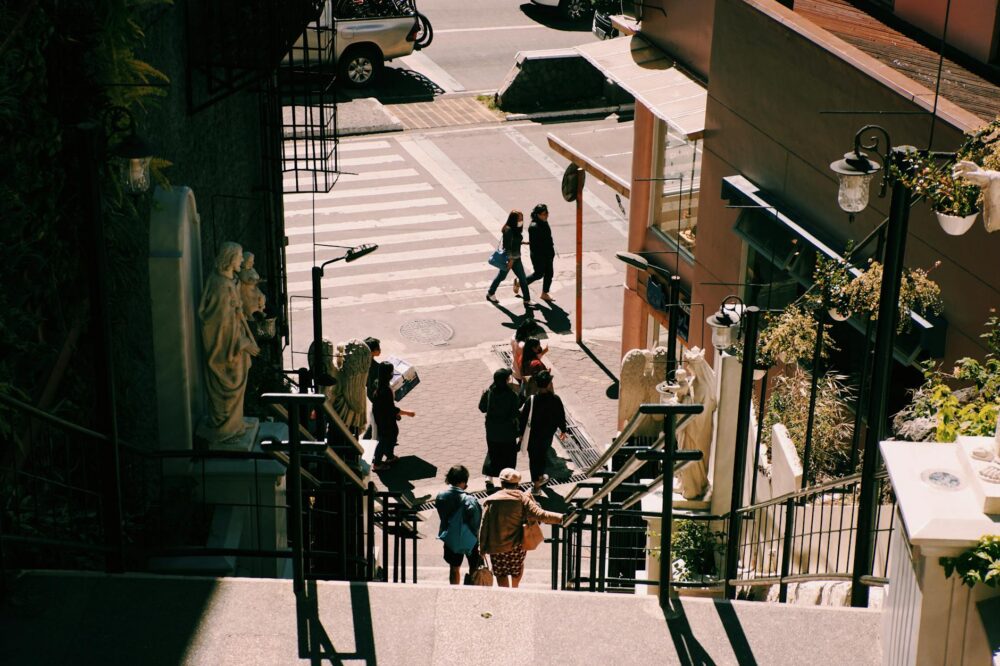 What are the cultural activities for students in Nice