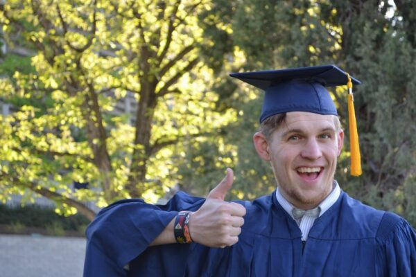 What are the graduation requirements at the University of Florence?