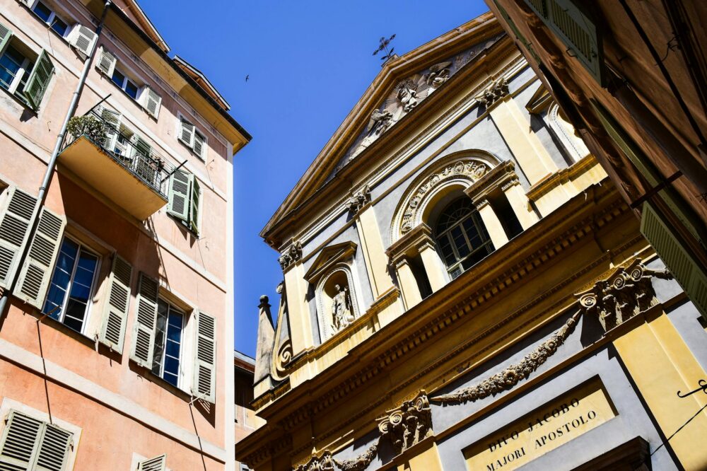What are the humanities programs at Nice universities