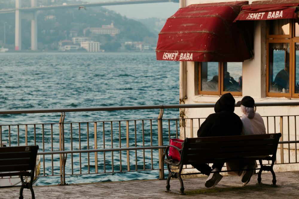 What are the payment methods for international students in Istanbul?