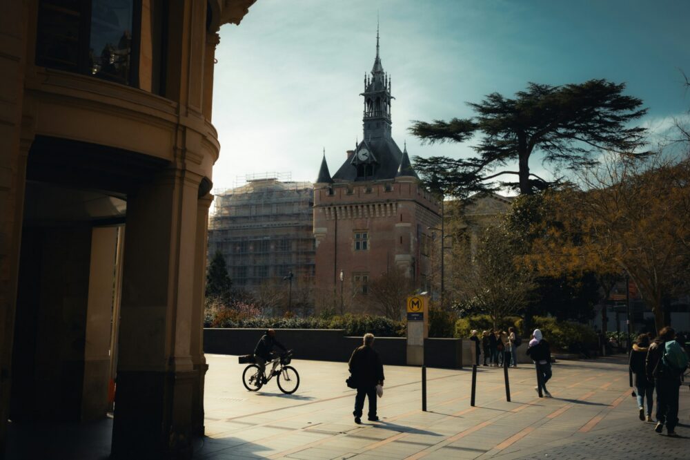 What are the requirements for a master's degree at Toulouse universities?