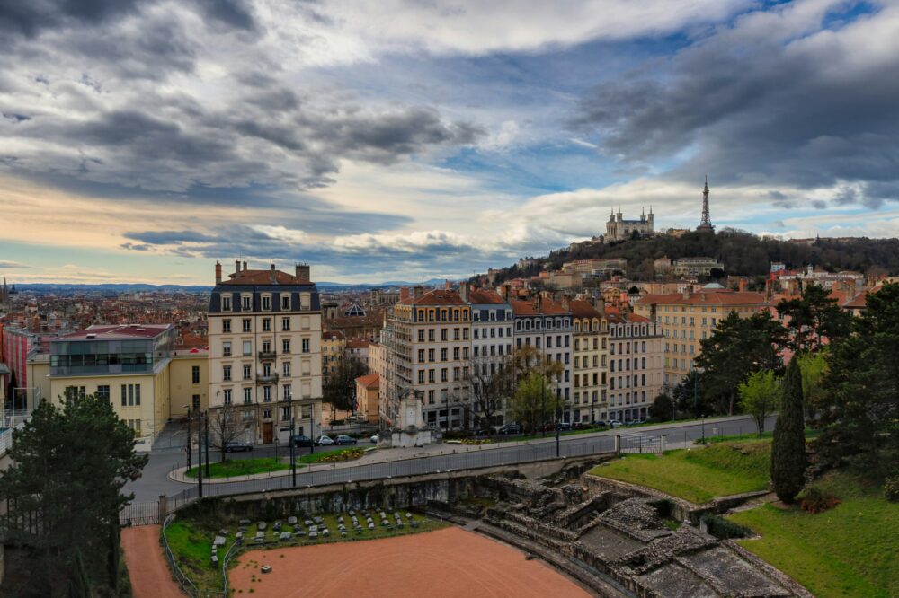 What are the research areas at Université de Lyon?