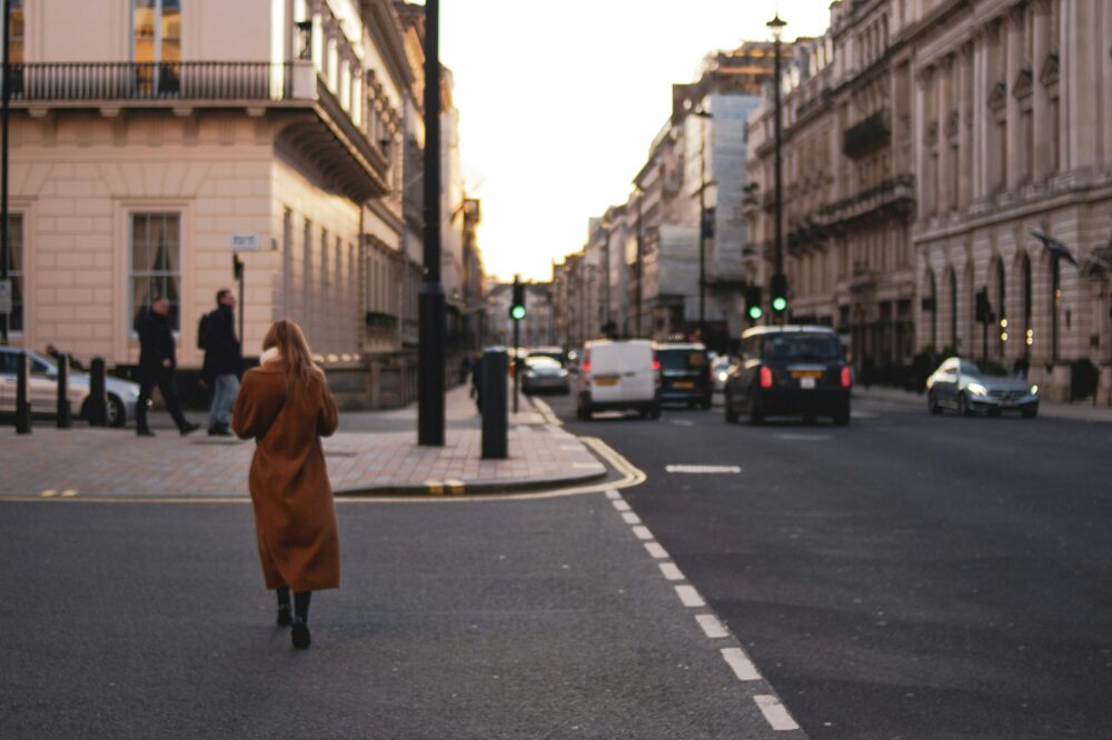 What are the safest neighborhoods in London for solo female travelers?