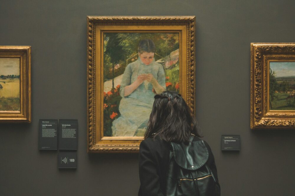What are the spring hours for the Musée d'Orsay?
