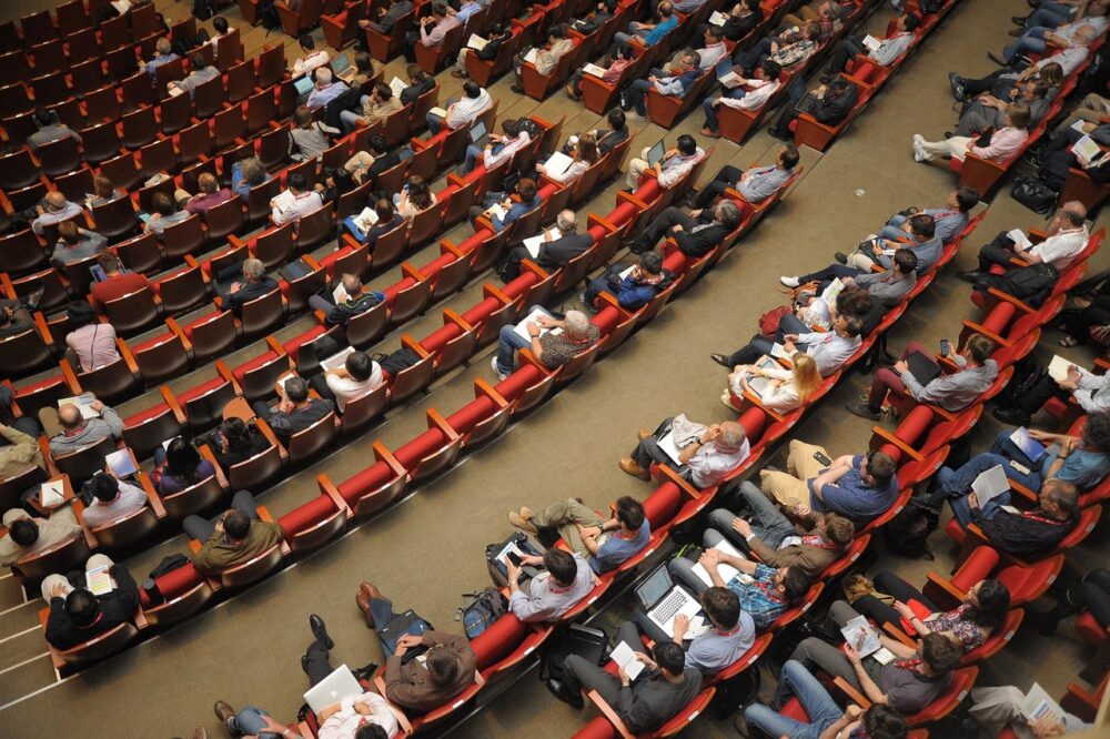 What are the student events in Paris?