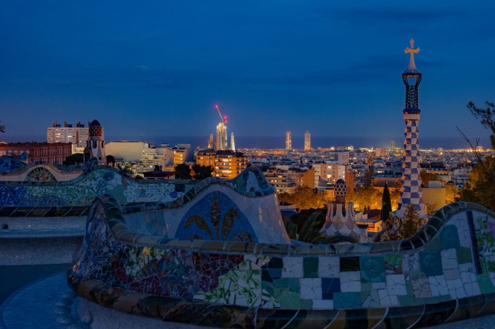 What are the top attractions to visit in Barcelona in spring?