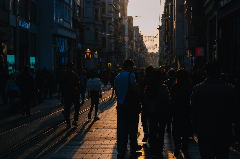 What are the top boutique hotels in Istanbul for solo travelers?