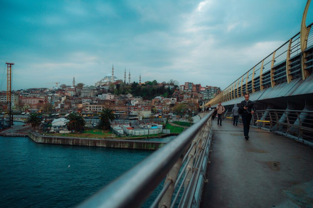 What are the visa requirements for studying in Istanbul?