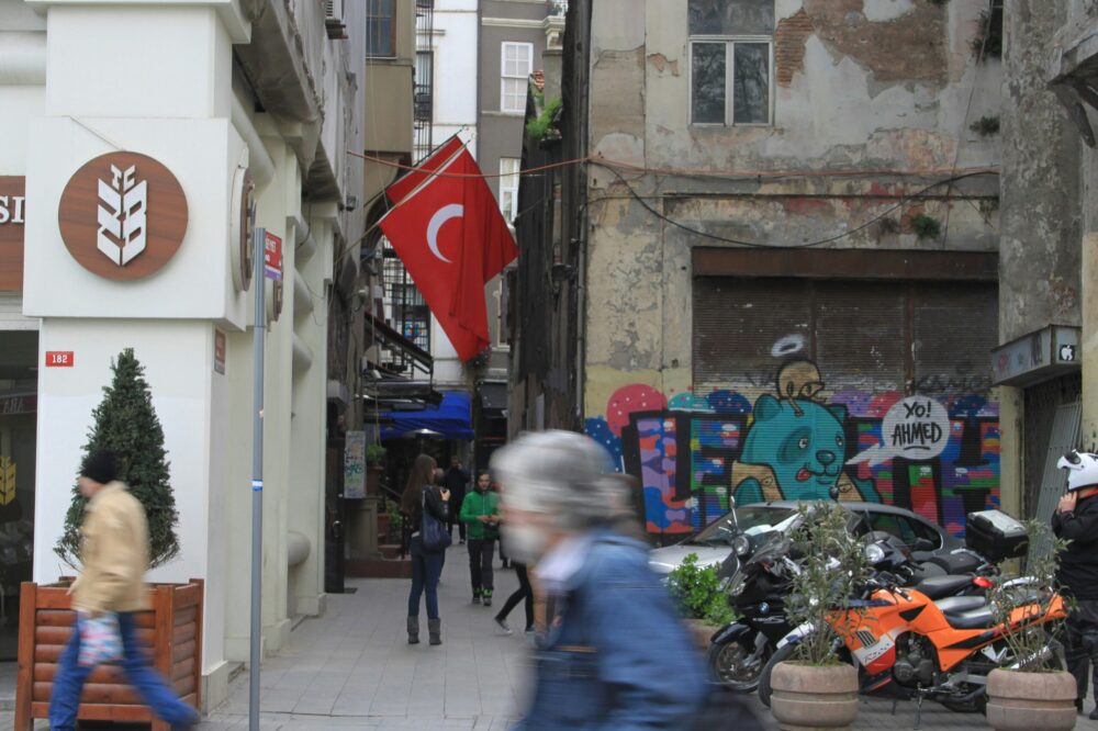 What documents are needed for university application in Istanbul?