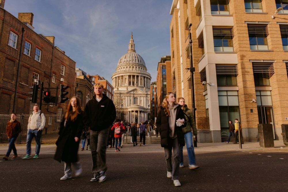 What hotels in London have co-working spaces for solo digital nomads?