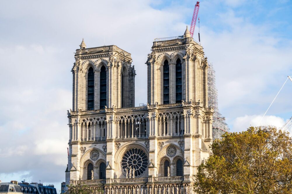What is the best time in autumn to visit Paris?