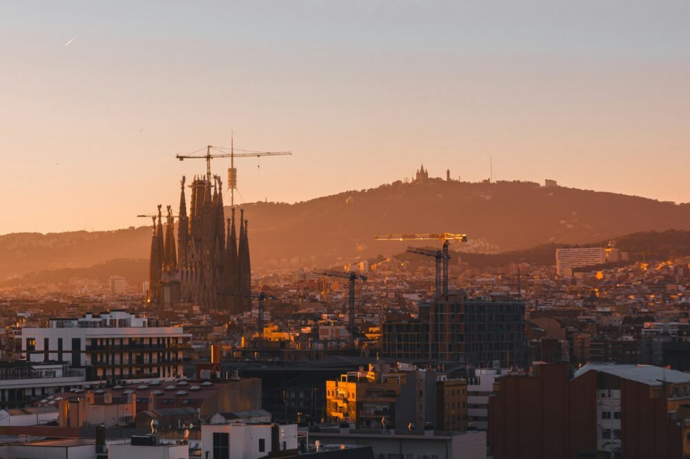 What is the best way to experience the Barcelona spring atmosphere?