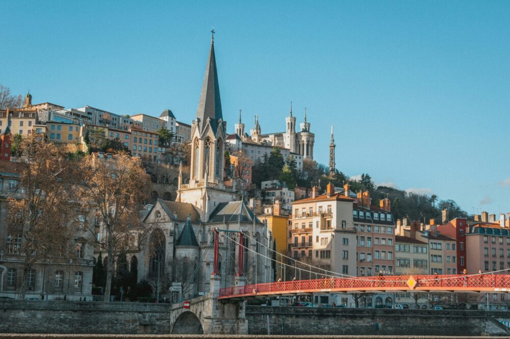 What is the best way to get from Lyon to the Alps for skiing?