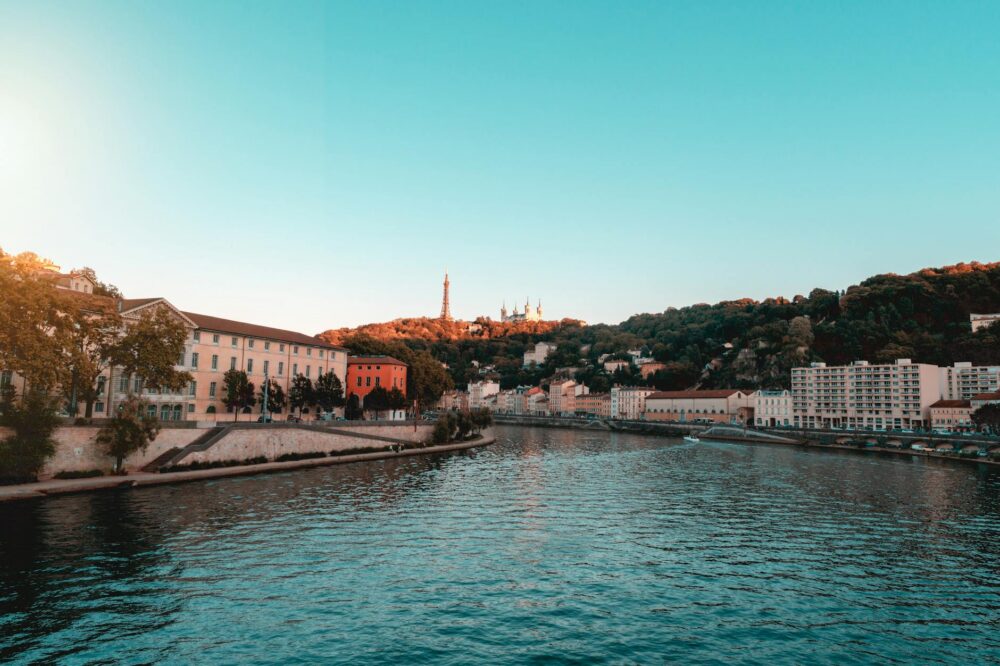 What is the best way to get from Lyon to the Jura Mountains?