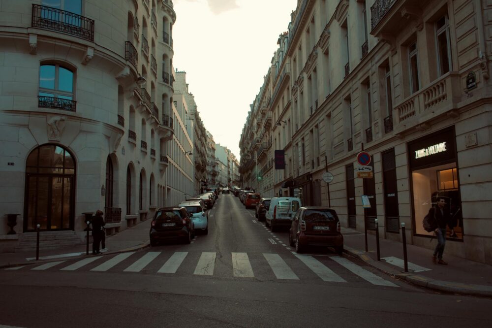 What is the best way to get from Nice to the airport?