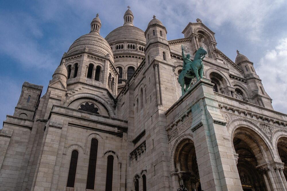 What is the best way to see the Basilica of Saint-Sernin?