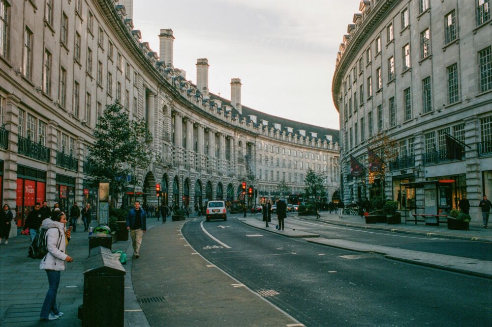 What is the cheapest way to travel around London as a tourist?