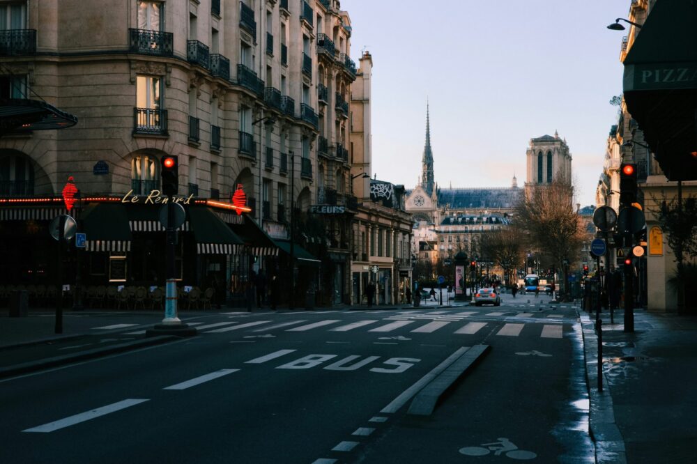 What is the cost of living in Paris for students?