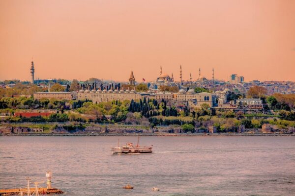 What is the internet access like at Istanbul universities?