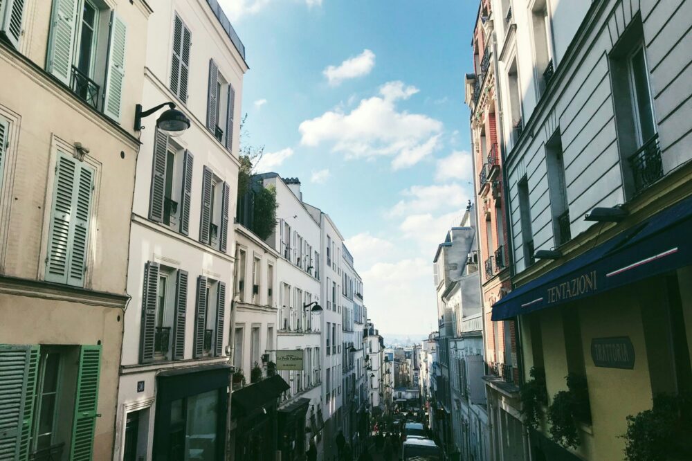 What is the process for changing universities in France?