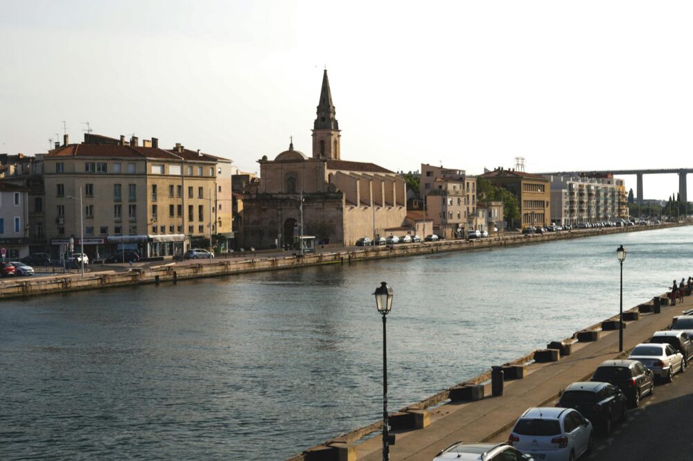What is the process for registering for courses at Toulouse universities?