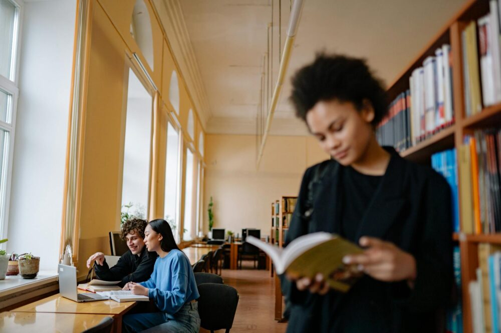 What is the process for renewing a student visa in Montpellier?