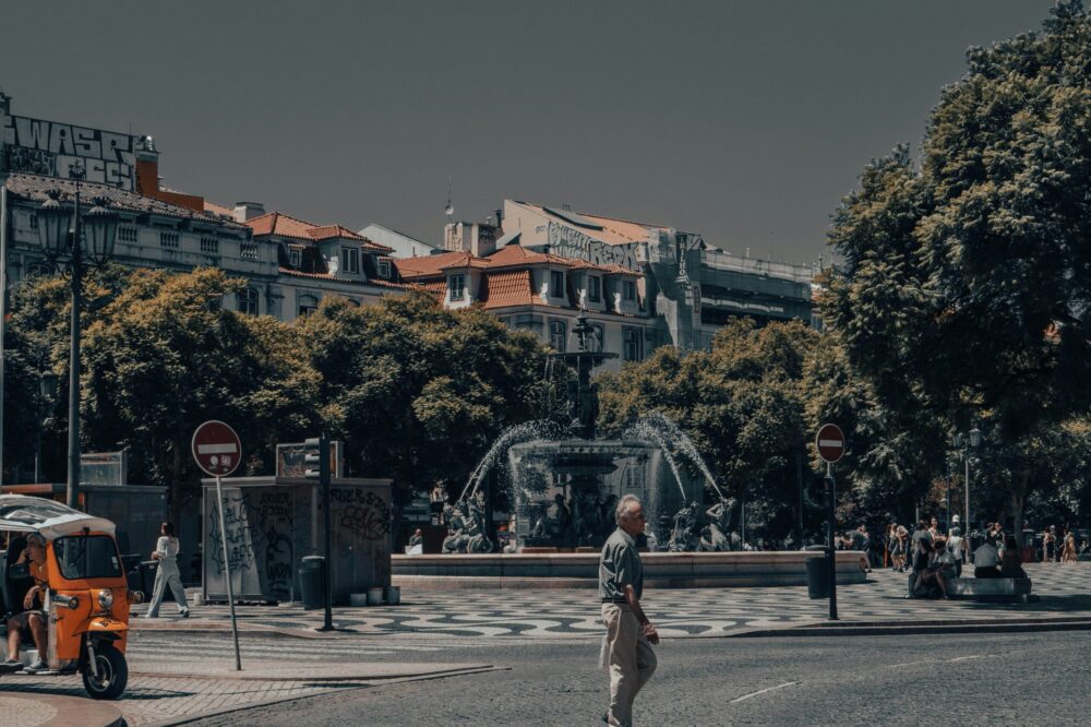 What is the process for renewing a student visa in Toulouse?