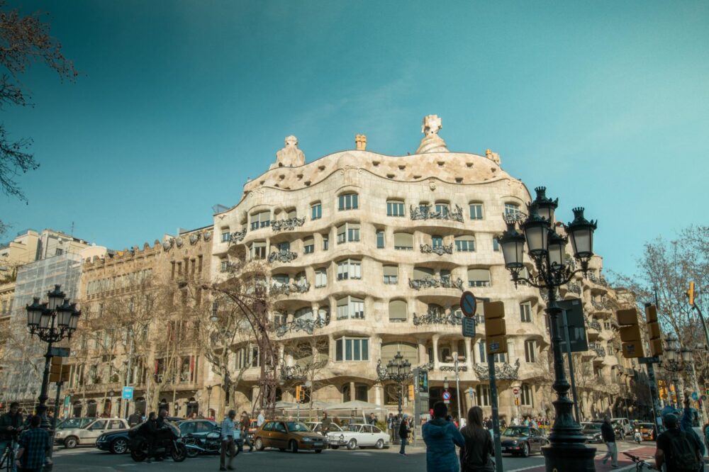 What is the student housing application process in Barcelona?