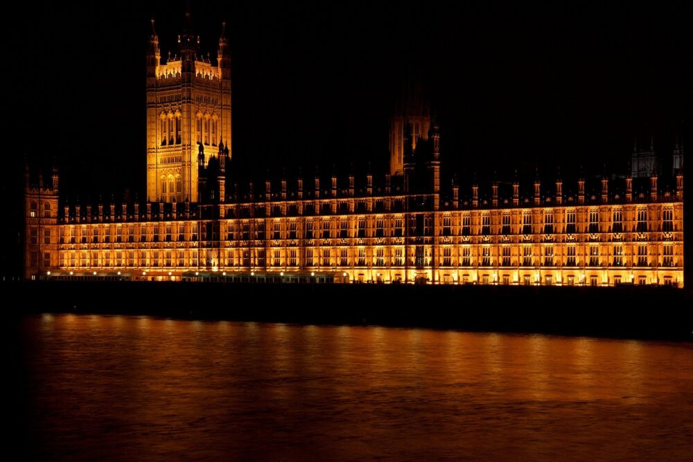 What is the tuition fee for postgraduate courses at the London School of Economics?