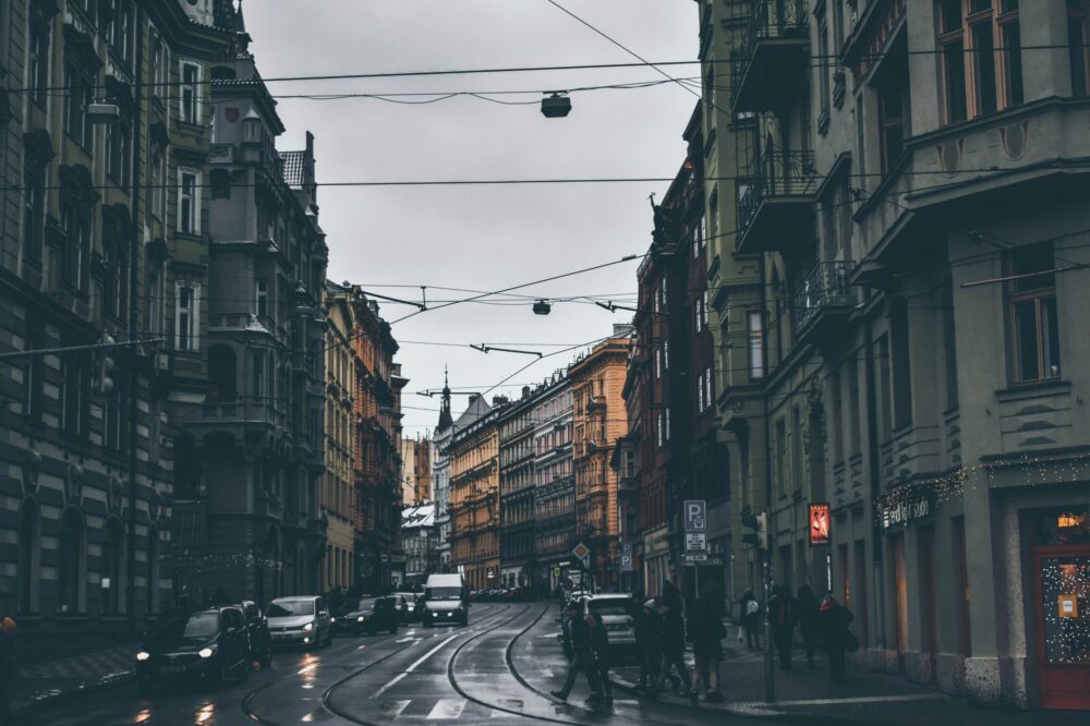 What is the weather like in Nice in April?