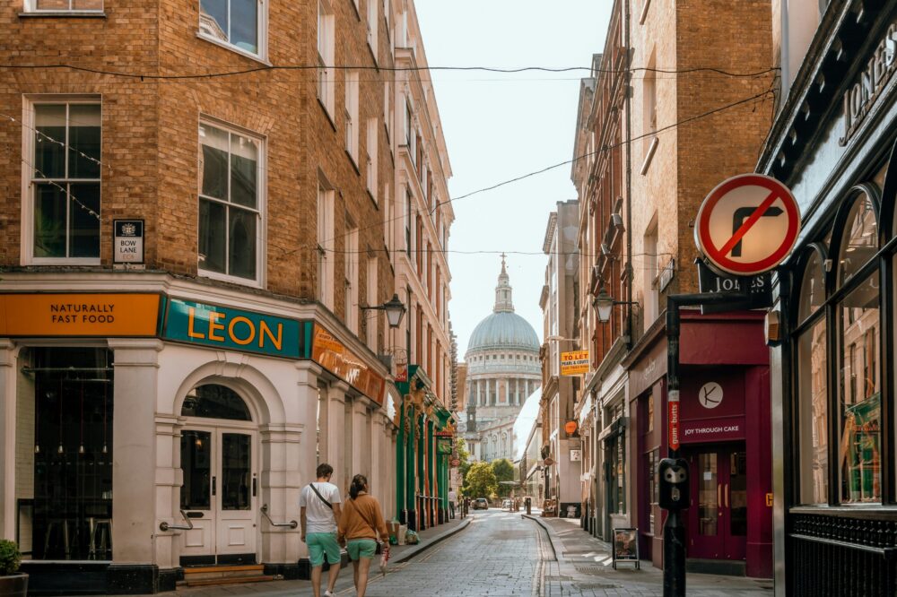 What London hotels have in-room coffee machines for solo mornings?