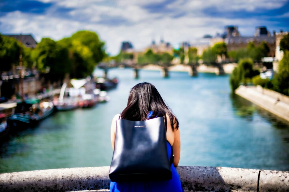 What should I wear in Paris in April?
