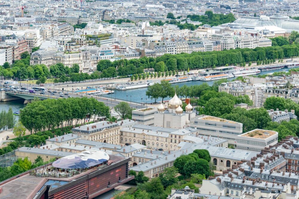 What to do after graduation from a Paris university?