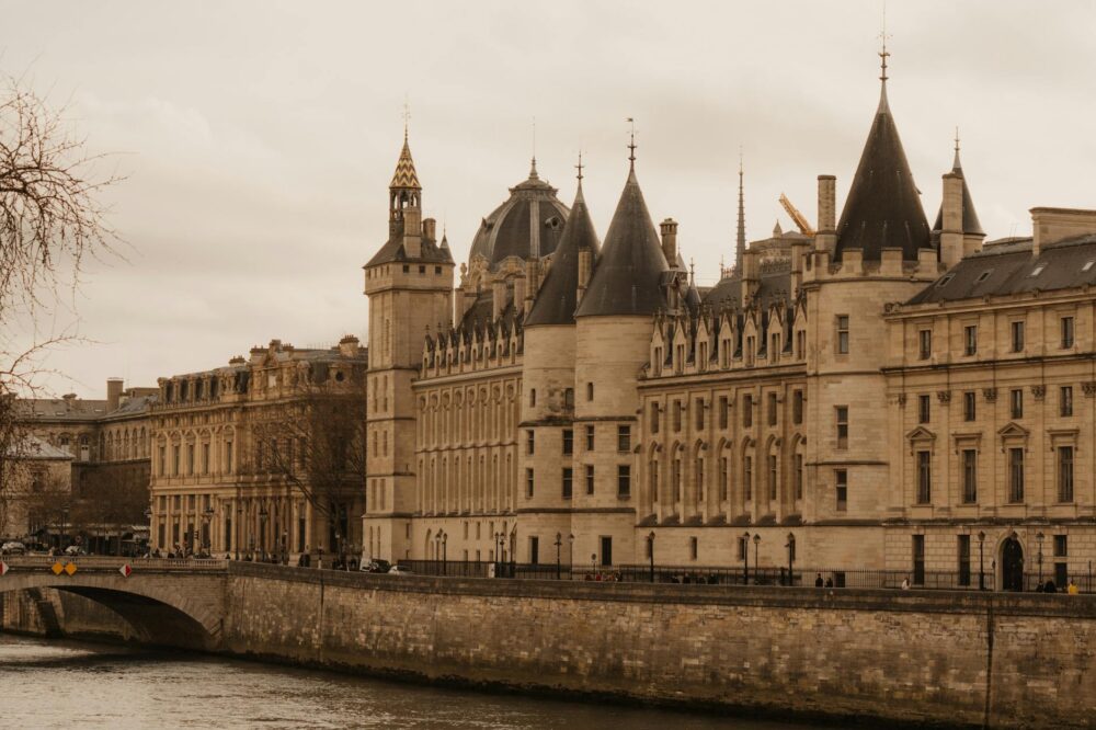 What to do in Paris on a rainy Sunday?