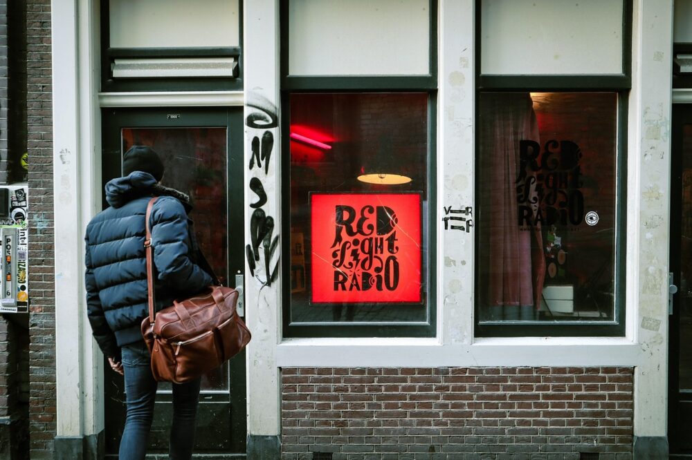 Where to find cafes in Amsterdam with a quiet atmosphere in 2026?
