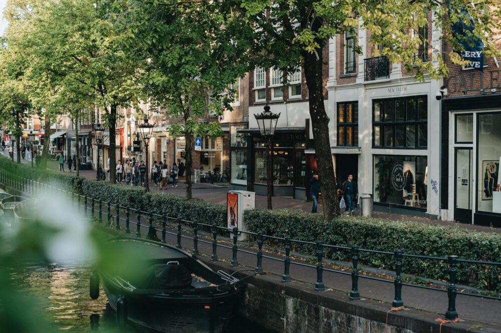 Where to find cozy cafes in Amsterdam in 2026?
