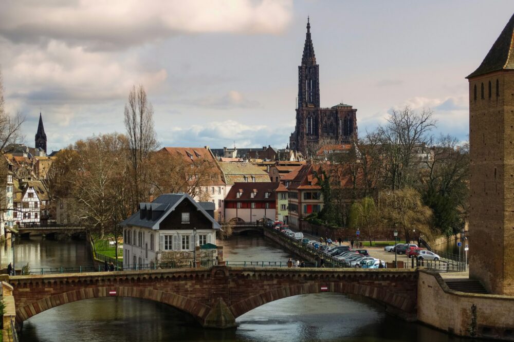 Where to find the best Alsatian cuisine in Strasbourg in 2026?