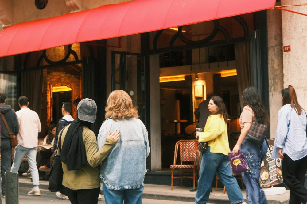 Where to find the best ayran in Istanbul cafes?