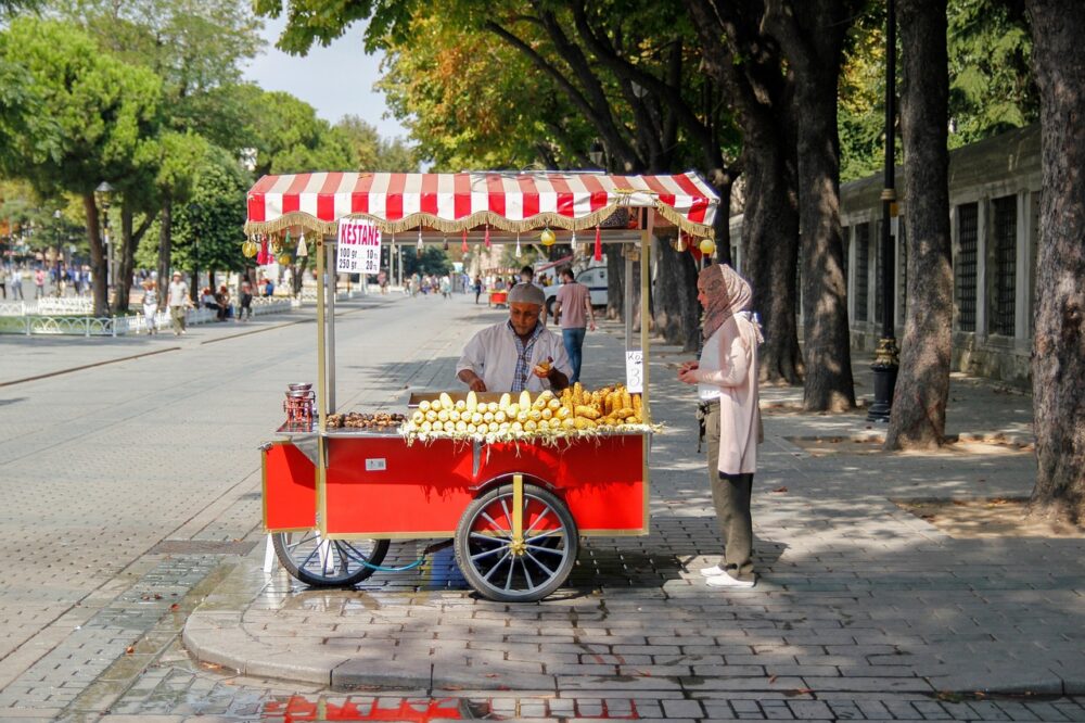 Where to find the best croissants in Istanbul cafes?