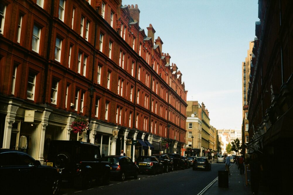 Where to stay in London alone for a cultural trip?