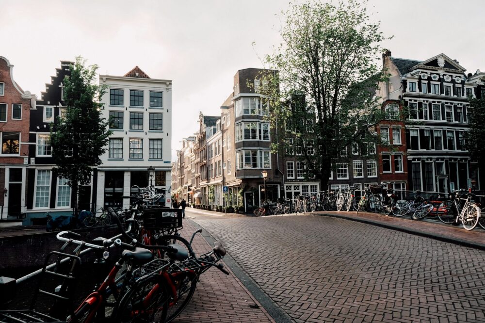 Which 5 star hotels in Amsterdam have the best service?