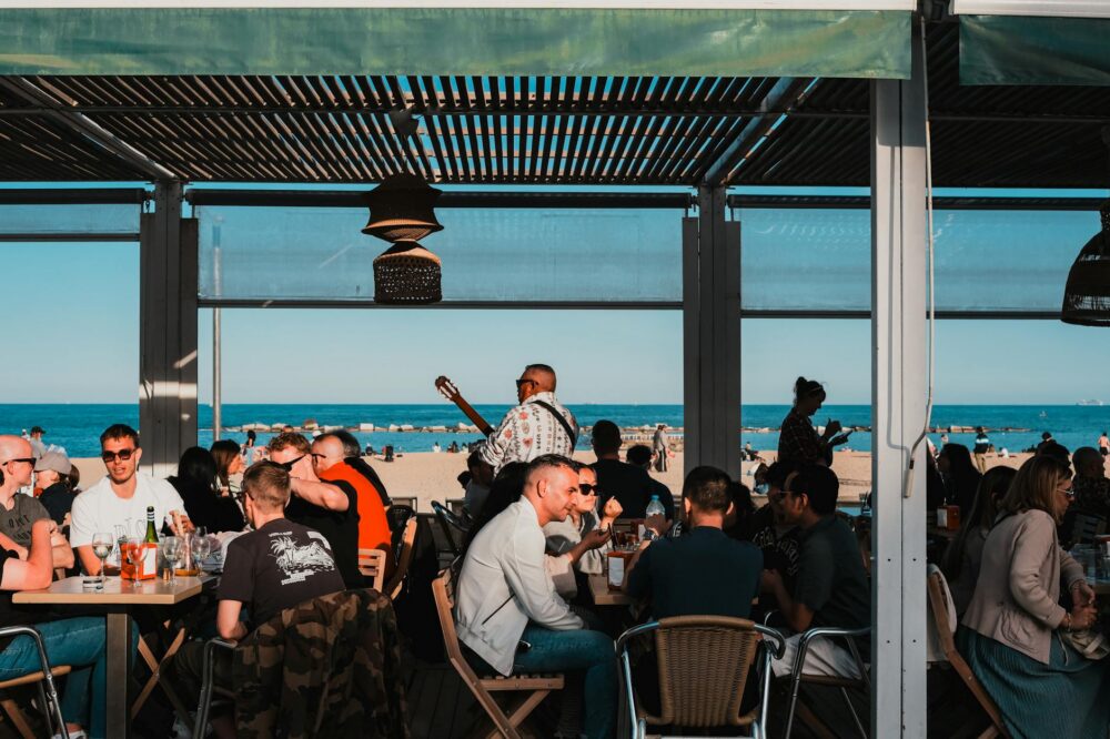Which 5 star hotels in Barcelona offer cooking classes?