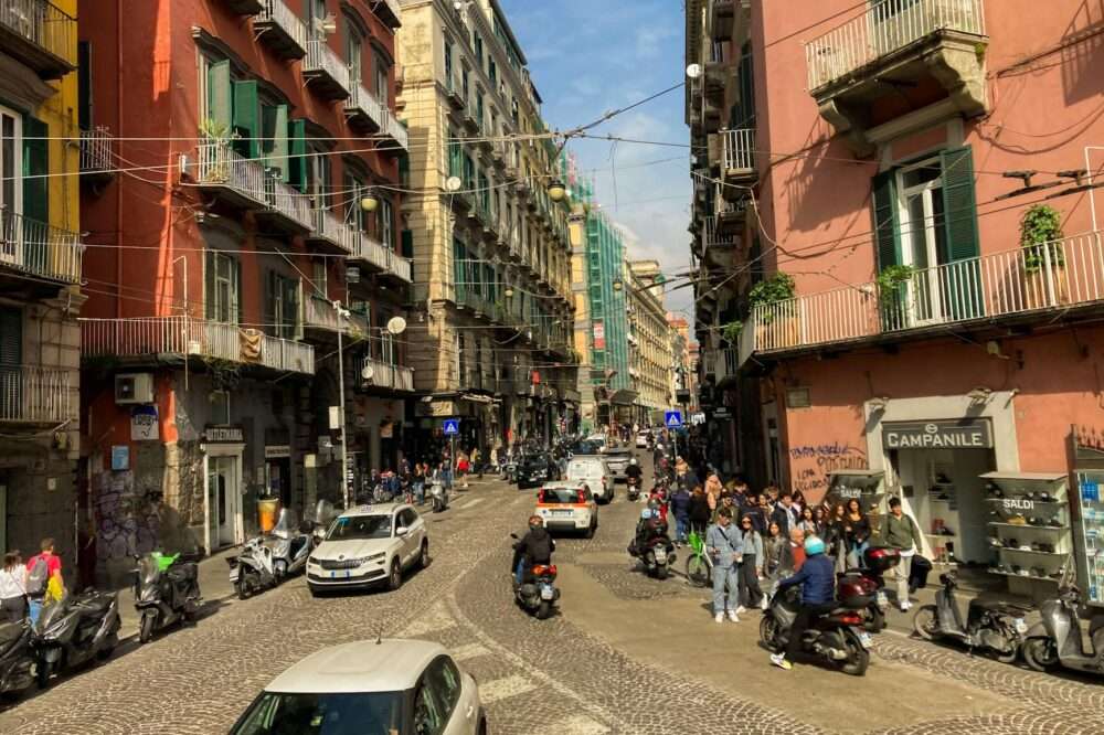 Which 5 star hotels in Florence are near the San Lorenzo Market?