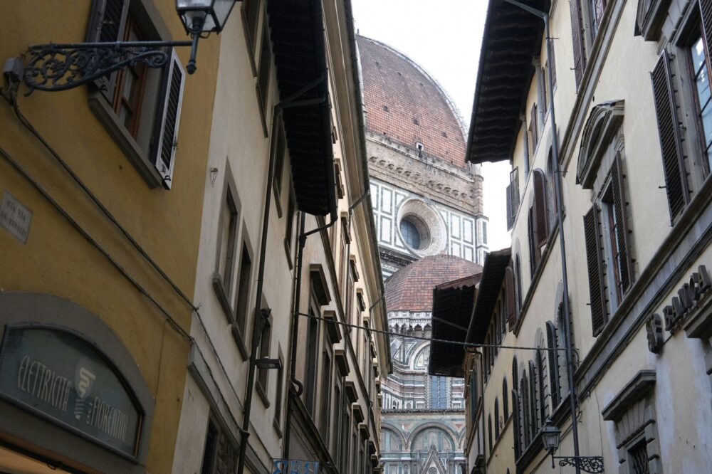 Which 5 star hotels in Florence have a Michelin-starred restaurant?